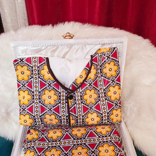 GAOUNI ROUGE A FLEUR JAUNE
